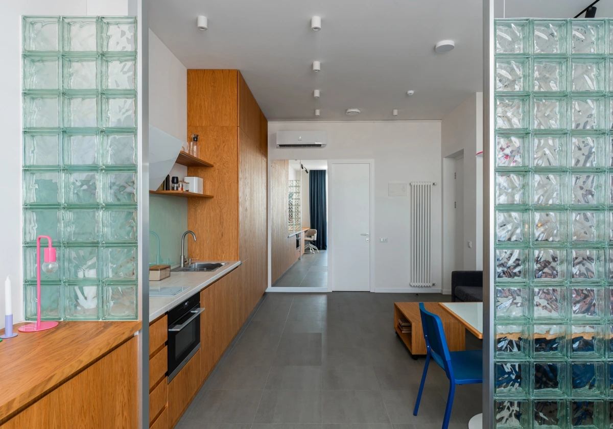 RDCY STUDIO WITH BALCONY